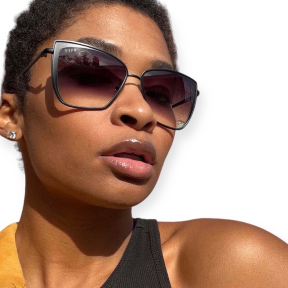 Diff Eyewear Accessories - DIFF Grace Sunglasses Matte Black Frame Grey Gradient Lenses Sharp Cateye NIB